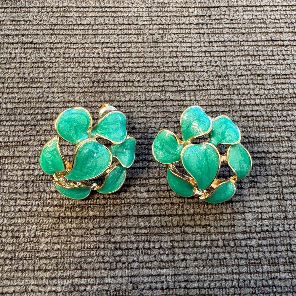 Turquoise leaf style Vintage Earrings